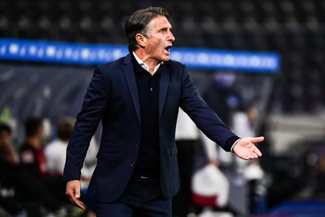 老鹰30分大逆转终结绿军9连胜 尼克斯大胜活塞